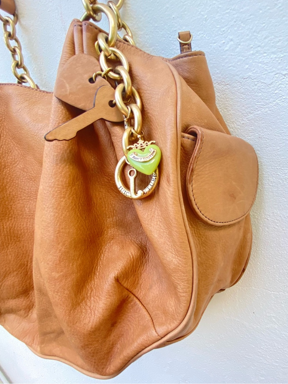Y2K Juicy Couture Tan Genuine Leather & Gold Hardware Shoulder Bag - Picture 6 of 12